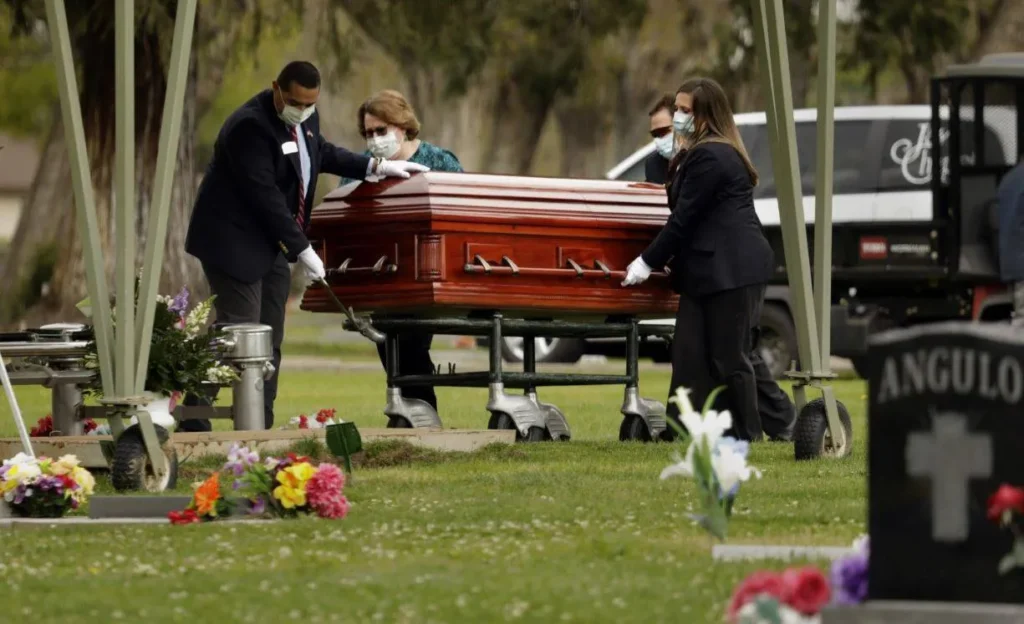 Những lưu ý khi giải mã về nằm mơ thấy đám ma 